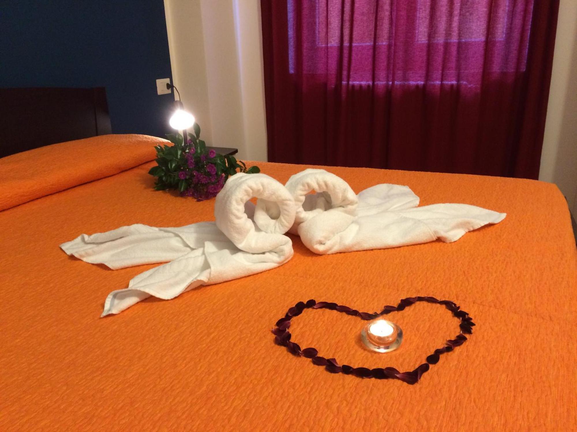Residence Le Azalee & Spa Vercana Phòng bức ảnh